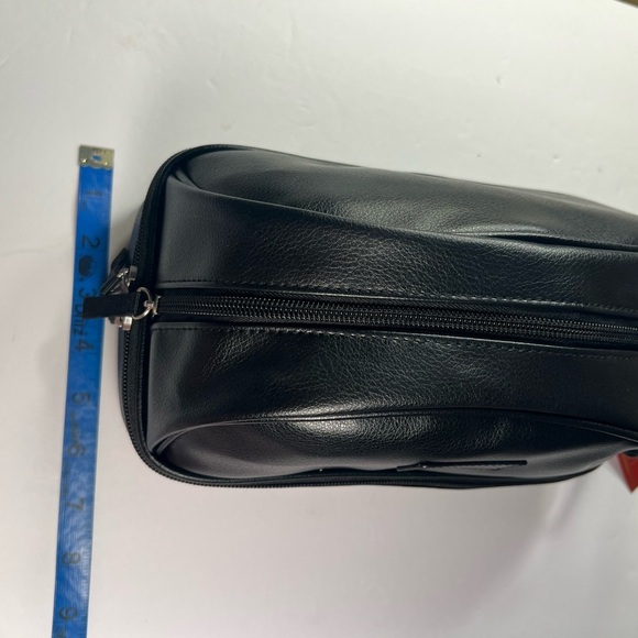 Perry Ellis Black Leather Toiletry Travel Case with Handle - Picture 3 of 15